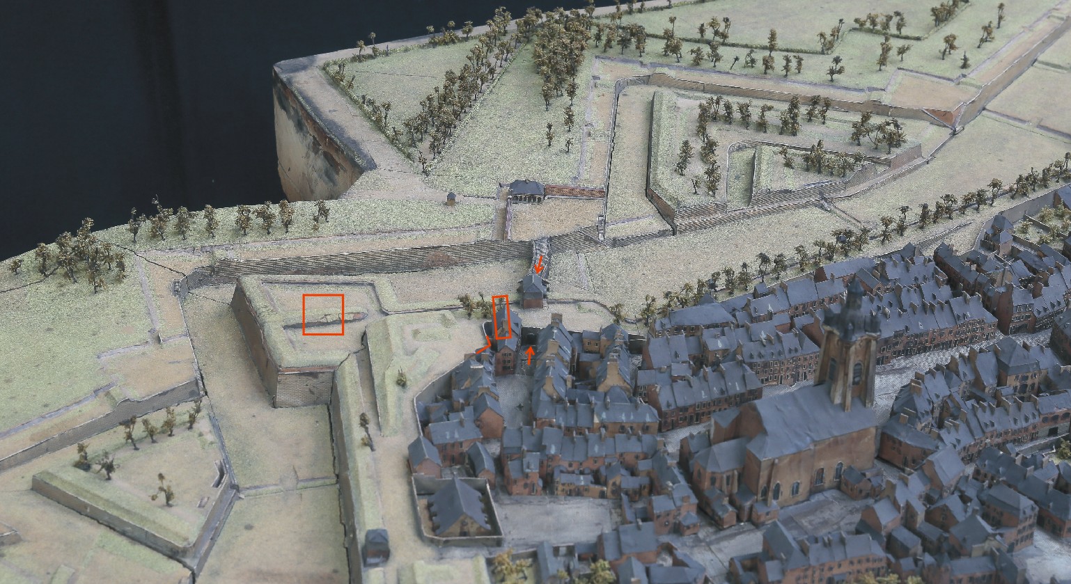 Avesnes sur Helpe : plan-relief, bastion de France.