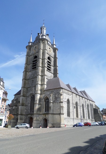  Eglise Saint-Nicolas à Avesnes sur Helpe.