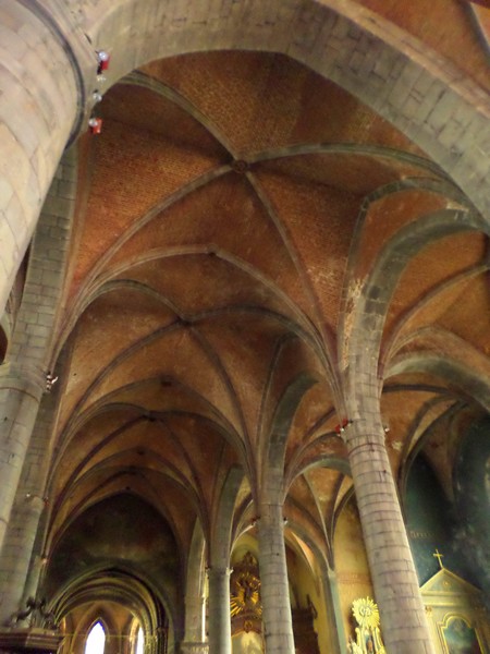  Eglise Saint-Nicolas à Avesnes sur Helpe. les voûtes