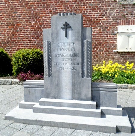 Monument aux morts à Avesnes sur Helpe