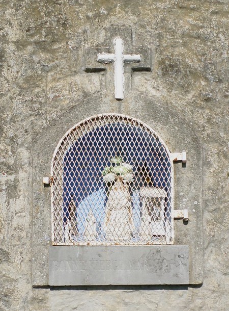 Niche dédiée à la Vierge Marie à Bachant