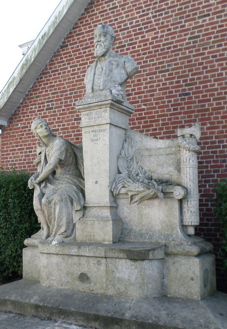 Monument Maxime Lecomte