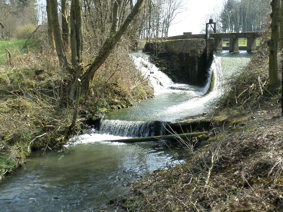 Cascade du moulin sur le ruisseau des Harpies