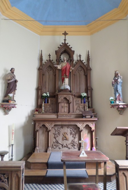 Eglise de Choisies, l'autel.