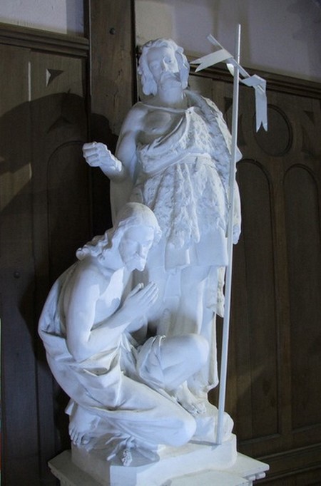 Statue dans l'église de Ferrière la Petite