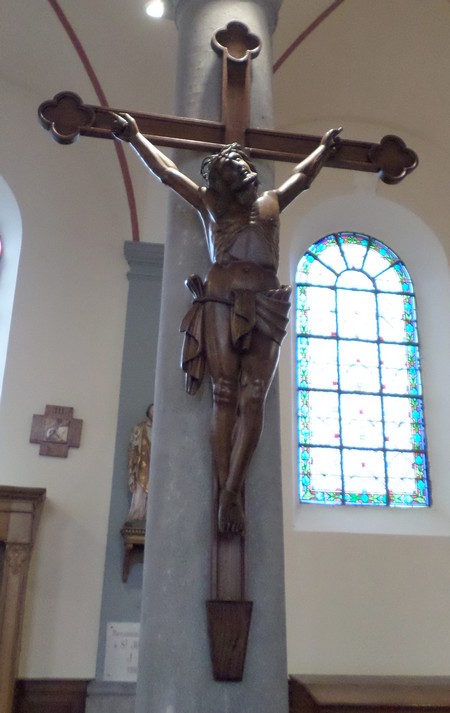 Eglise de Frasnoy : Christ en croix