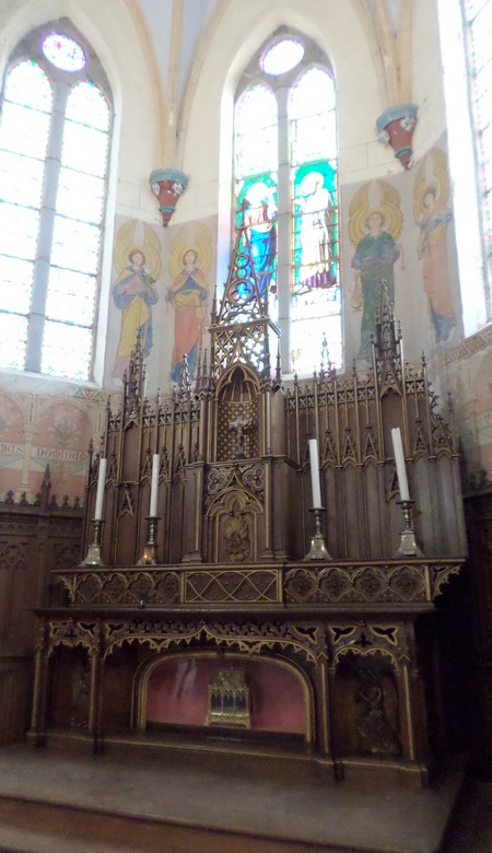 Eglise de Hargnies, l'autel