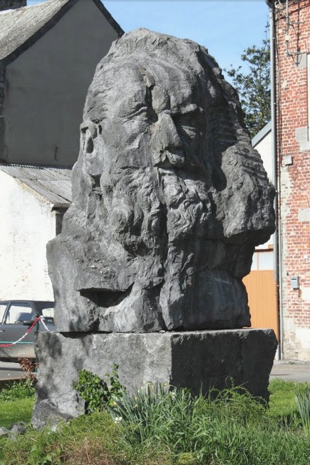 Statue Amas à  Landrecies