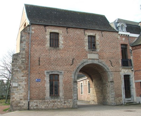 Porche de l'ancien château de Le Quesnoy