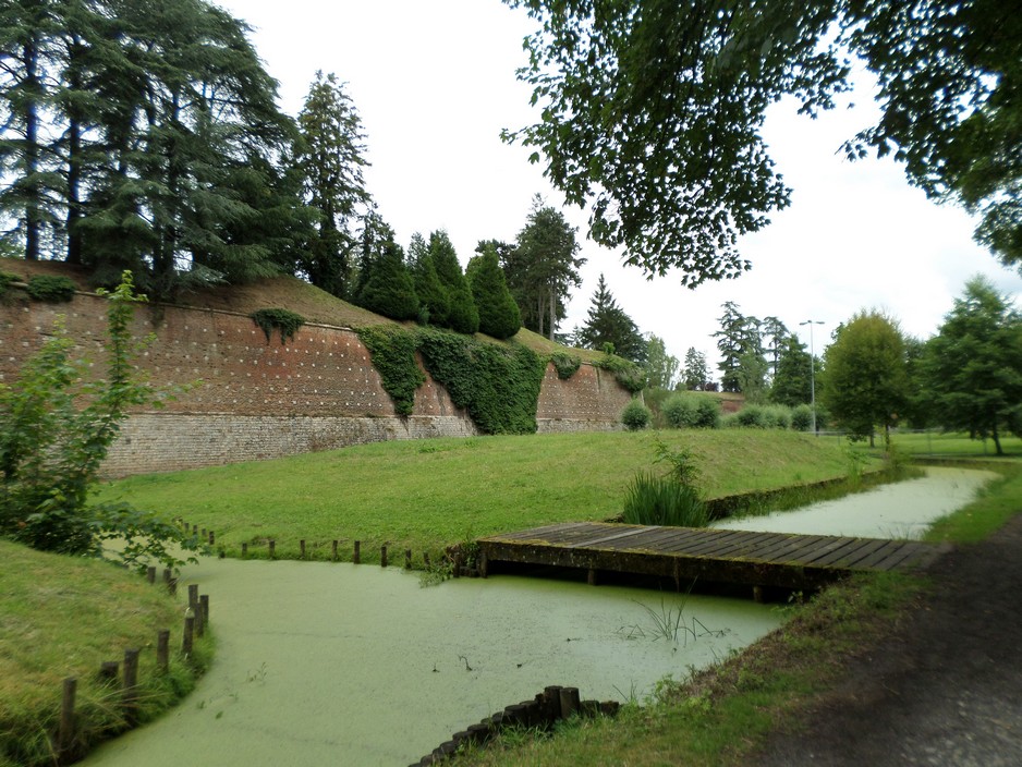Les remparts de Le Quesnoy.