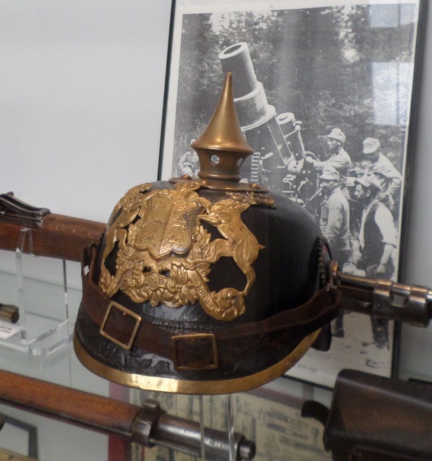 Musée du Fort Leveau à Feignies : casque.