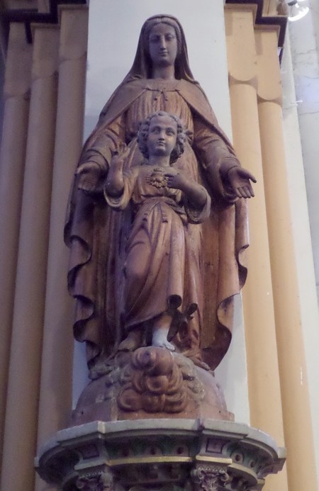 Eglise de Poix du Nord, statue de la Vierge et l'enfant.