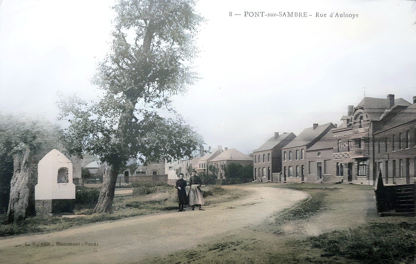 Carte postale de la chapelle Notre Dame de Bon Secours  à Pont sur Sambre.
