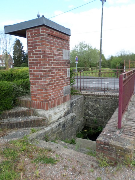 La fontaine de Quartes  à Pont sur Sambre