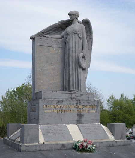 Monument aux morts de Pont sur Sambre