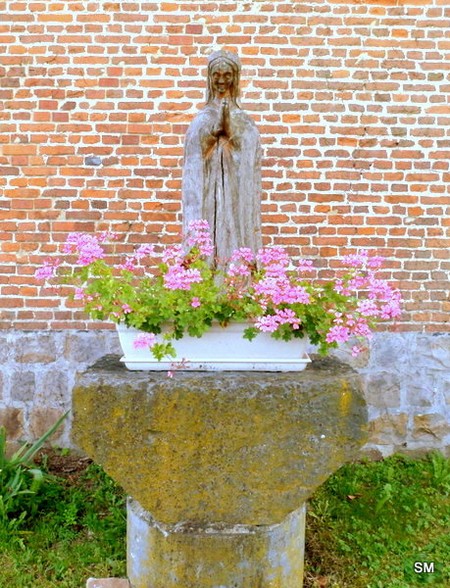 Preux au Bois, statue