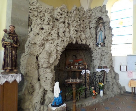 Eglise de Prisches, grotte de Lourdes