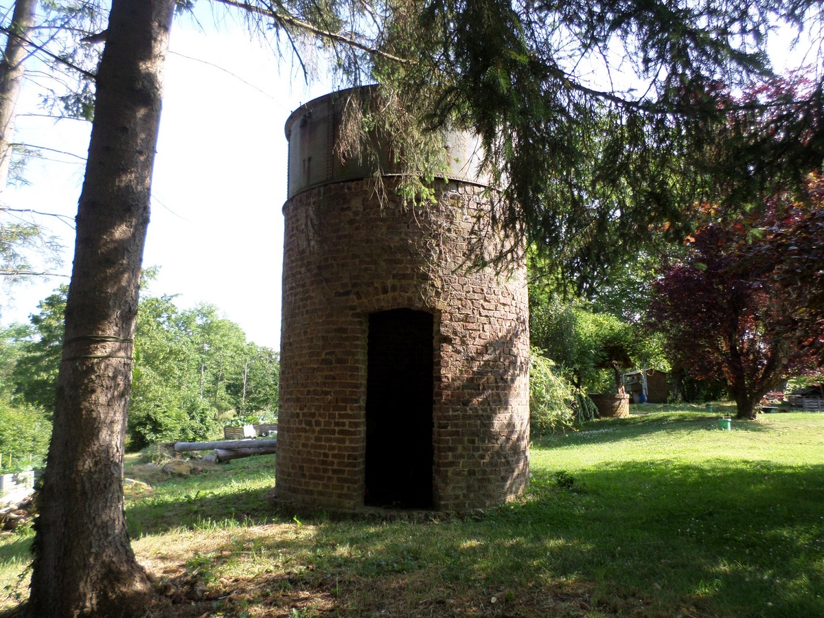 Château d'eau à Ramousies.