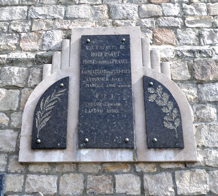 Monument aux Morts de Robersart.