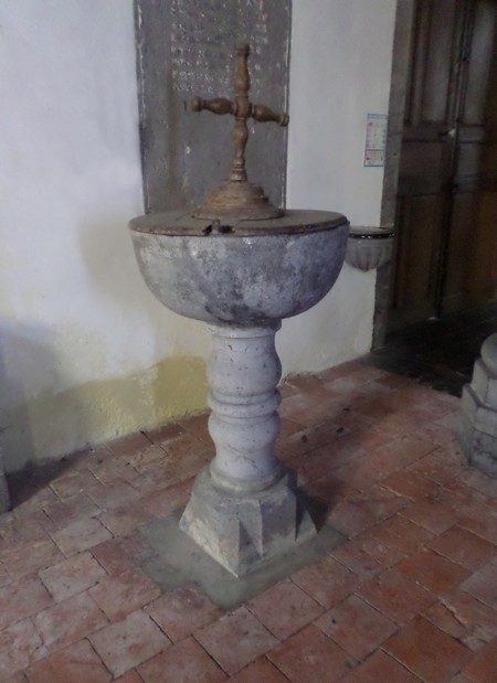 Eglise de Taisnières en Thiérache, les fonts baptismaux
