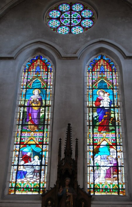 Eglise de Wignehies, vitraux