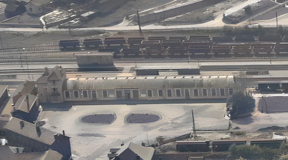 La gare d'Anor vue aérienne de 1950.