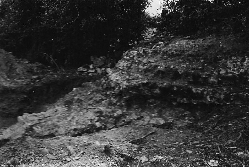 Vestiges de l'aqueduc Floursies Bavay à Vieux Mesnil.