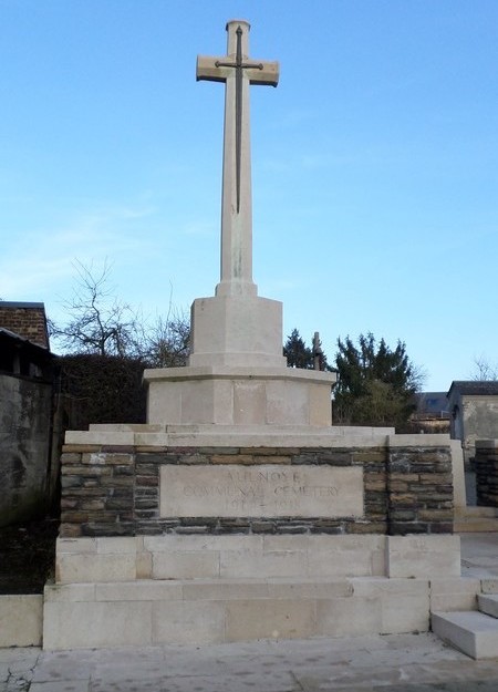 Mémorial anglais à Aulnoye-Aymeries.