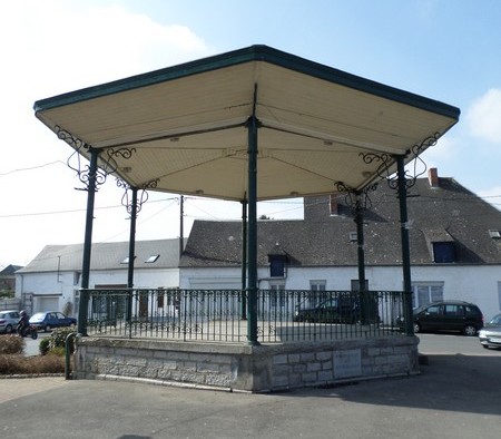 Avesnelles : kiosque à musique