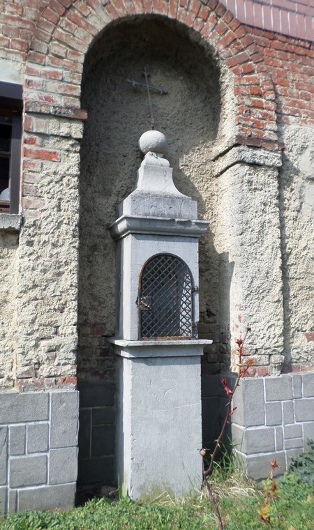 Avesnelles, oratoire.