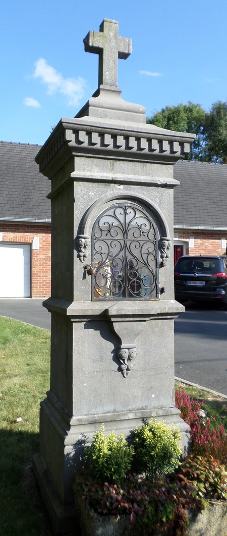 Avesnelles, oratoire.