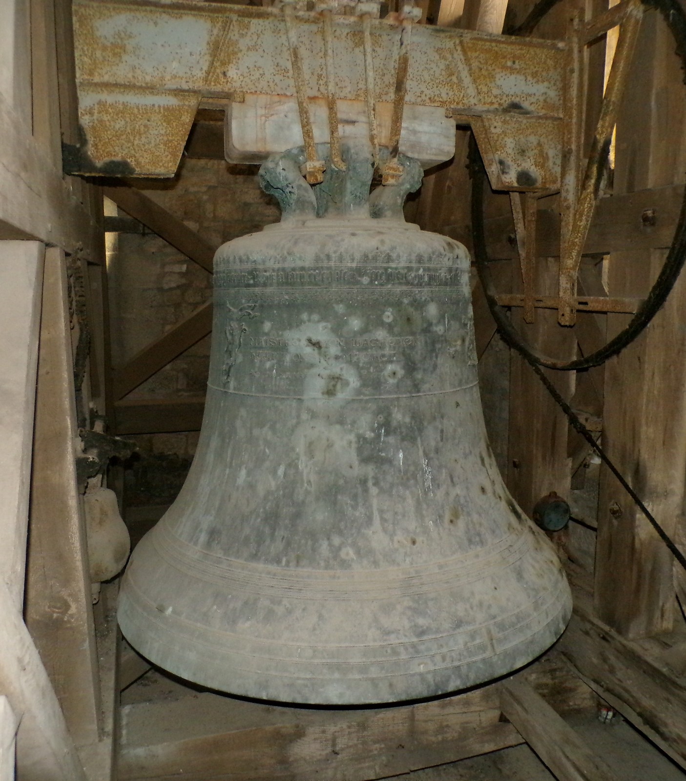  Eglise Saint-Nicolas à Avesnes sur Helpe. les cloches