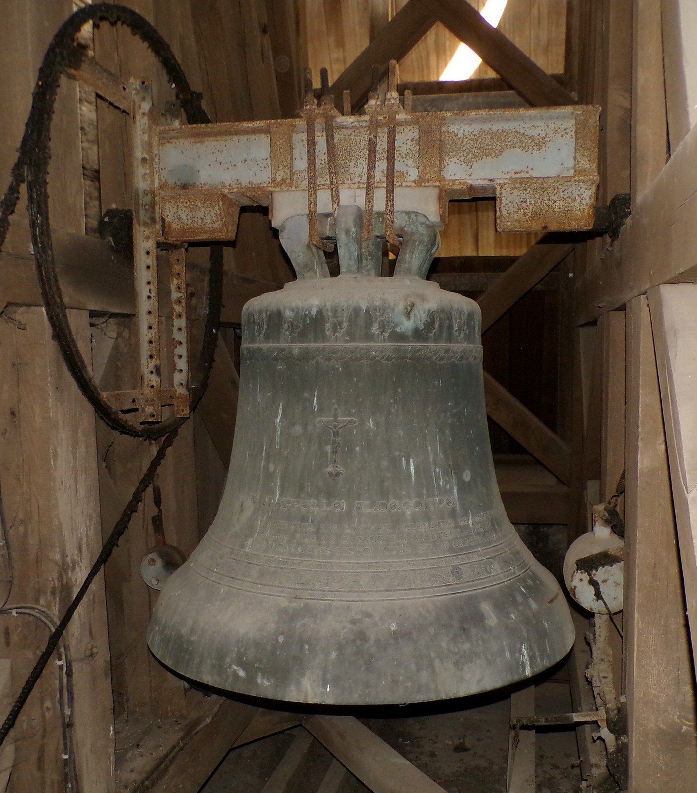  Eglise Saint-Nicolas à Avesnes sur Helpe. les cloches