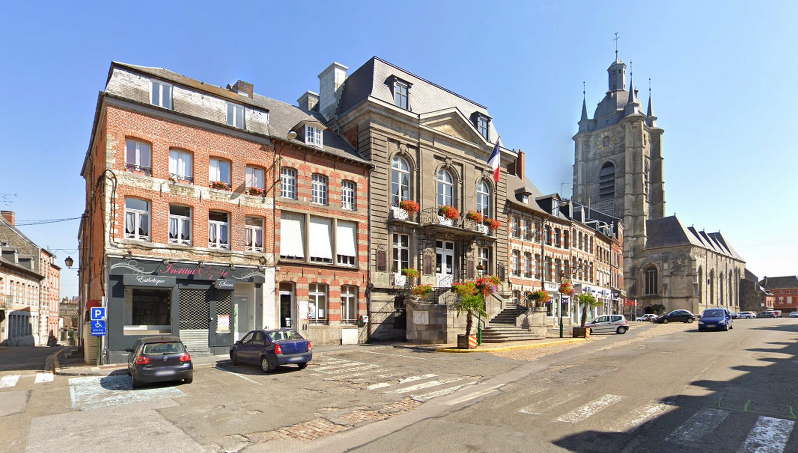 La place à Avesnes sur Helpe.
