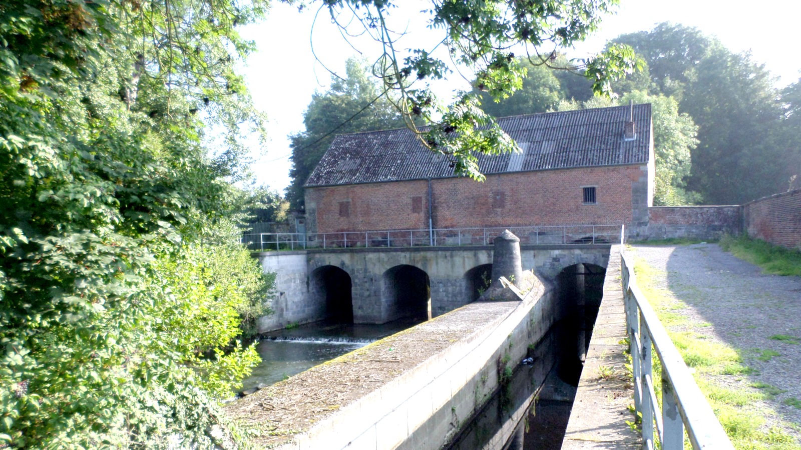 Avesnes sur Helpe : Dame sur un batardeau