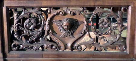 Eglise de Bachant, banc de communion.