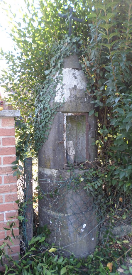 Oratoire situé rue de La Cavée à Bachant.