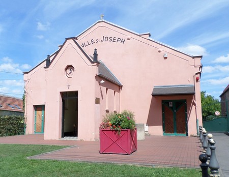 Bachant, salle des Fêtes.