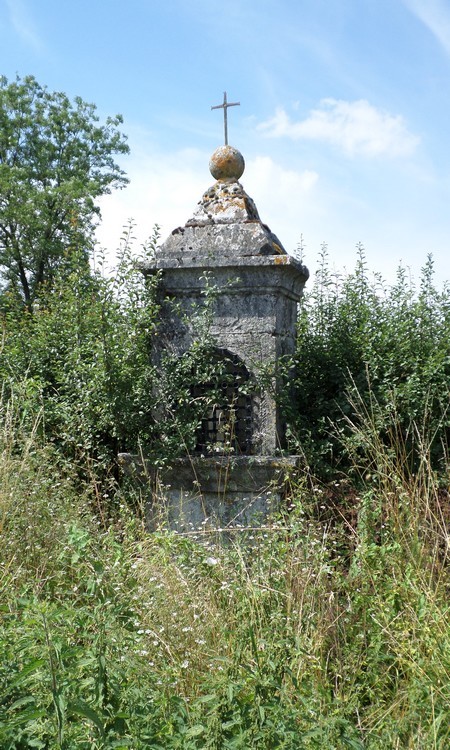 Baives chapelle, D283, entrée du village