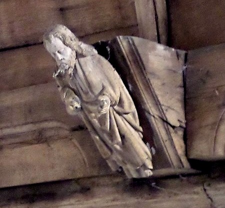 église St Nicolas à Louvignies-Bavay. Sculptures