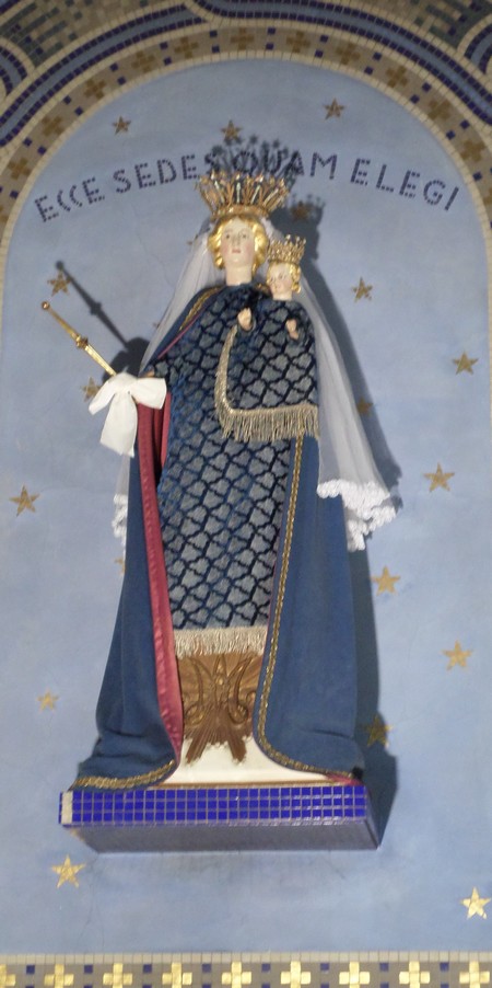 Eglise de Bavay, Vierge et l'enfant.