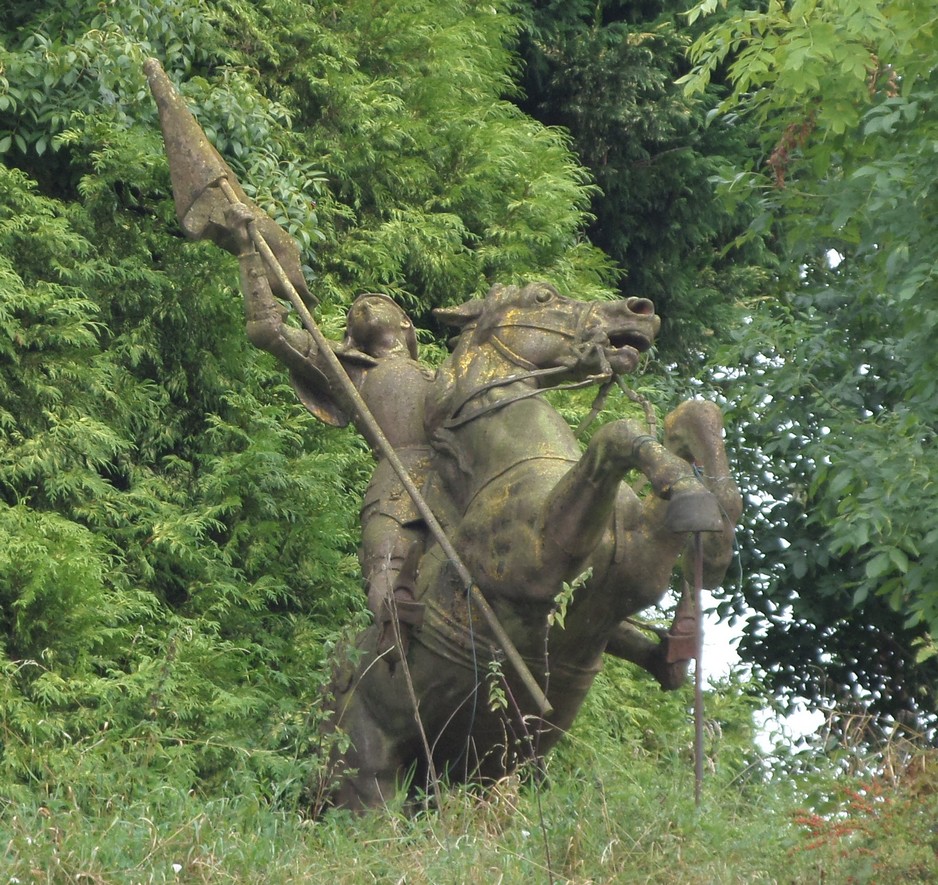 Statue de Jeanne d'Arc à Bavay.