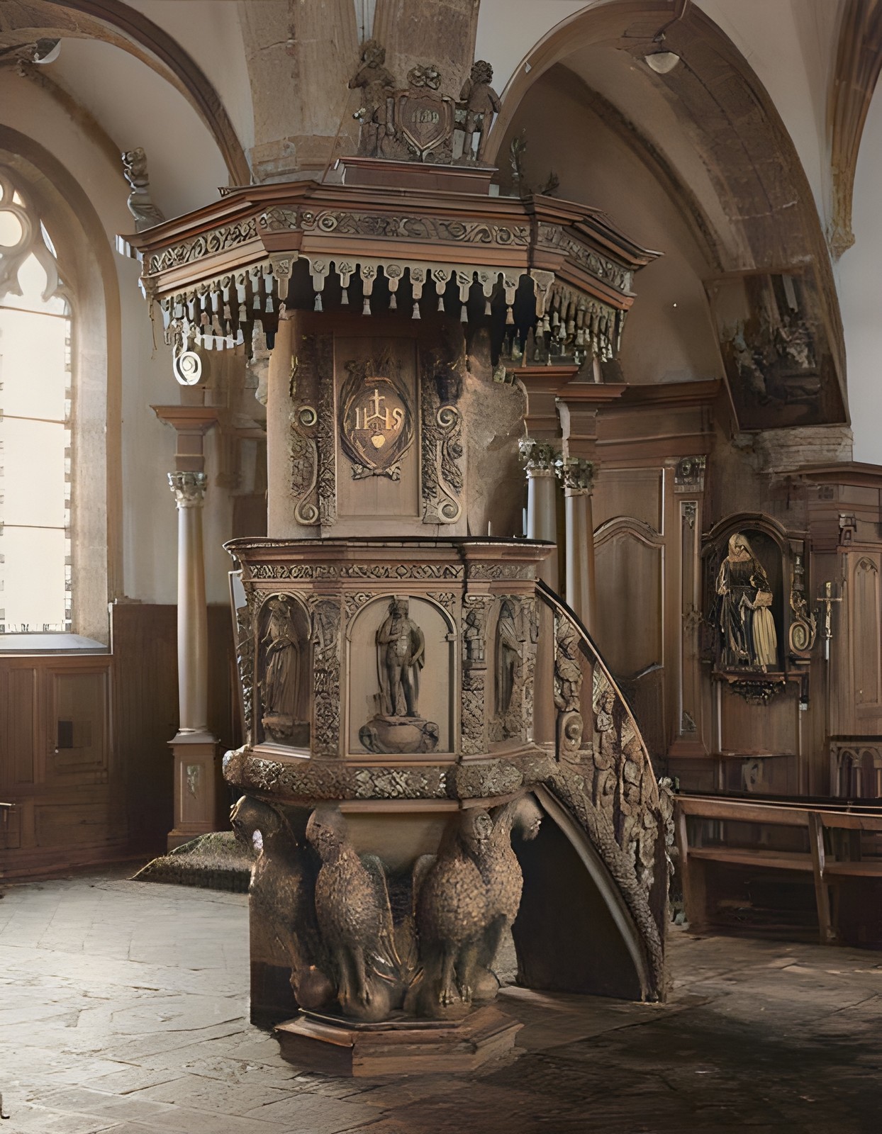 Chaire de l'église