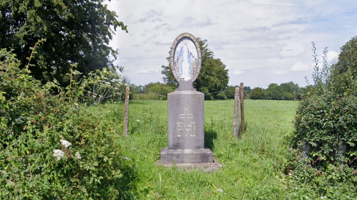Beaurepaire sur Sambre, Médaillon de la Vierge.