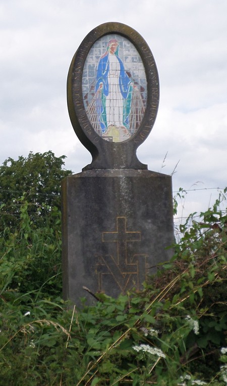 Beaurepaire sur Sambre, Médaillon de la Vierge.
