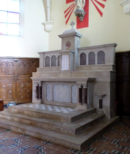 Eglise de Bettignies, l'autel