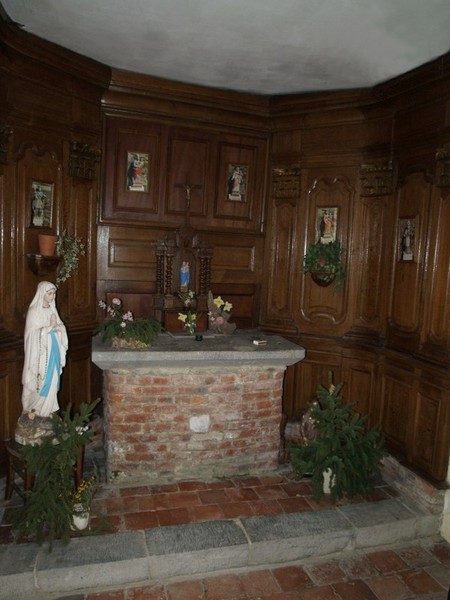 Boulogne sur Helpe : Intérieur de la Chapelle Notre Dame 