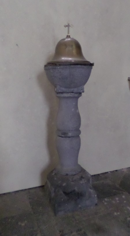 Eglise à Boulogne sur Helpe, les fonts baptismaux.