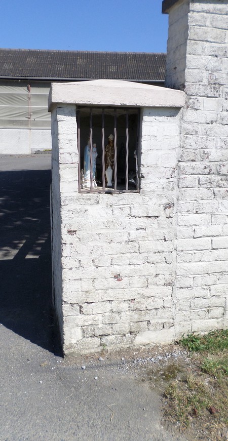 Oratoire situé au Château Courbet à Boulogne sur Helpe.