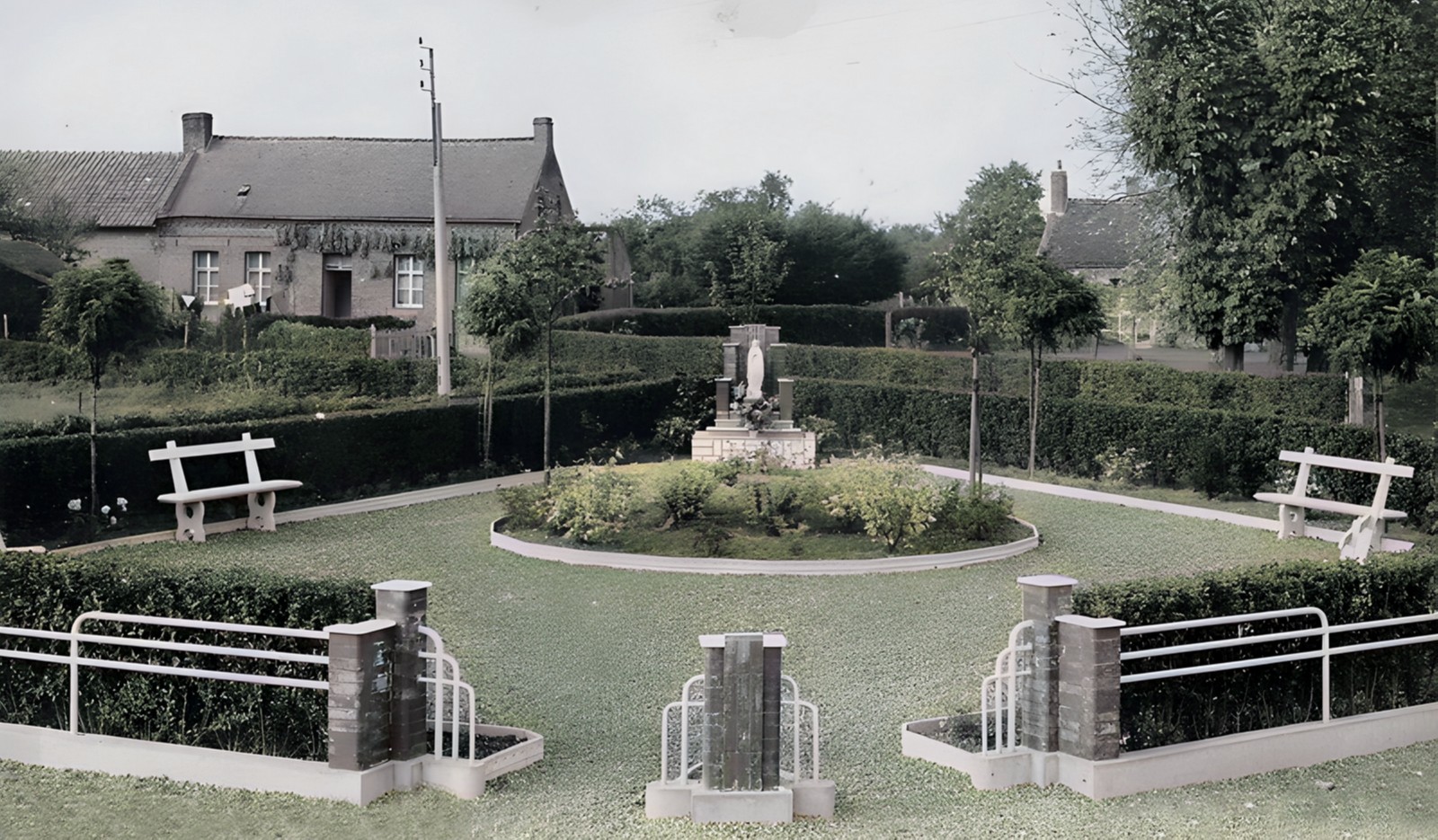 Bousies, square de la Vierge